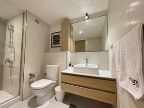 Nhà gỗ, quang cảnh eo biển | Phòng tắm