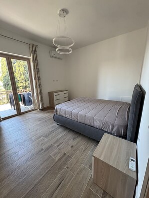 Room - Exclusive Villa in Fonte Nuova: Private Park & Stunning Rome Skyline (Tor Lupara)