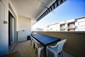 Outdoor dining - Swiss Apartment, Jesolo (Lido di Jesolo)