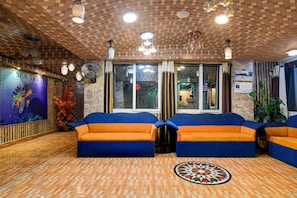 Casa | Lobby