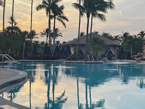 Pool - Cozy 2-bedroom condo with AC in amazing Fort Myers (Fort Myers)