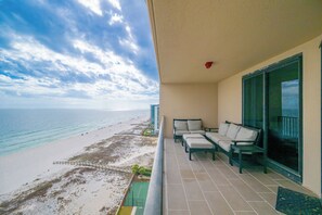 Property grounds - Phoenix X 1504 | Gulf-Front Paradise (Orange Beach)