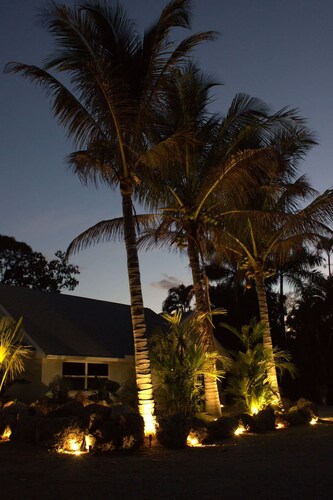 Tropical Mango Grove Stay Whiskey Creek Area