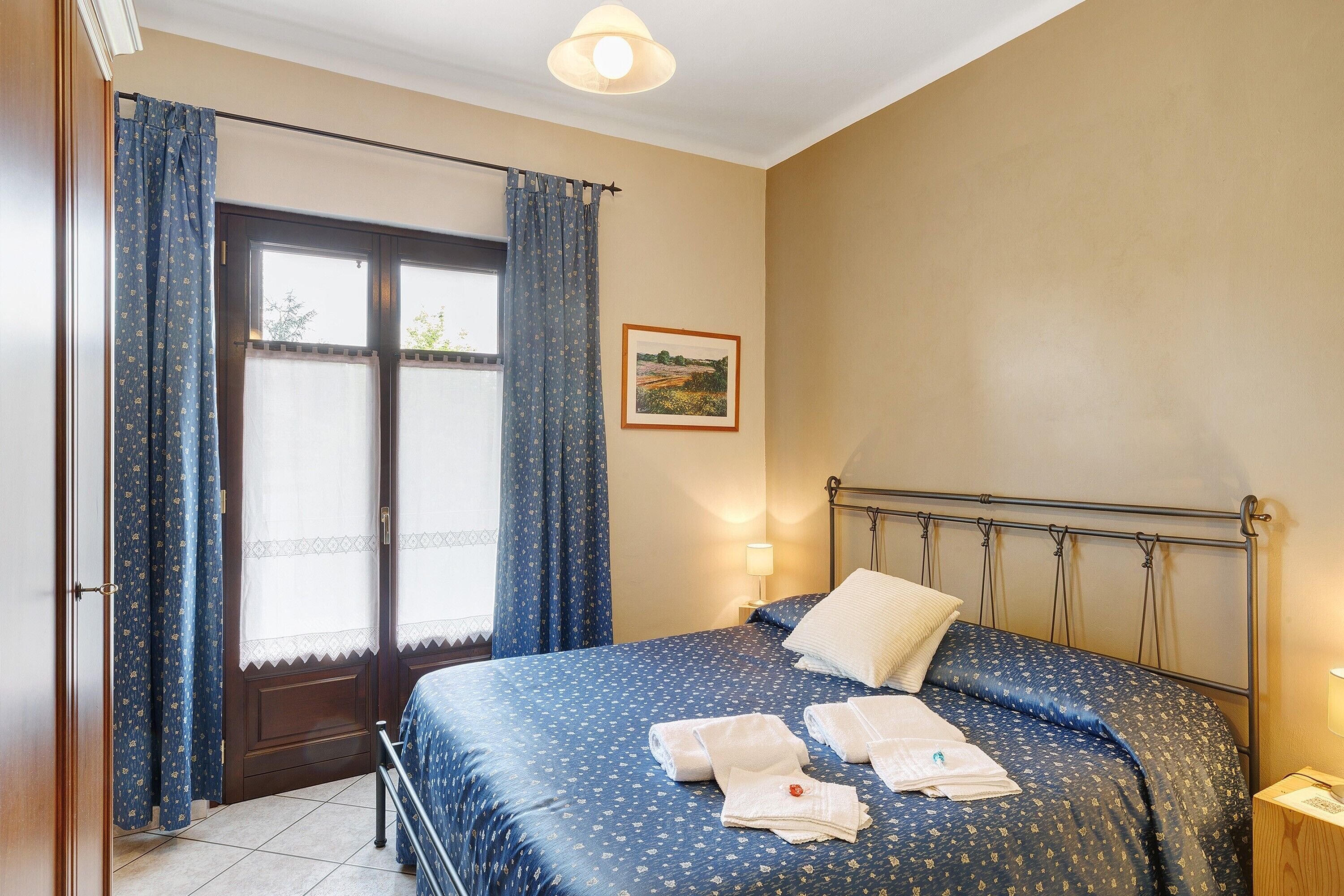1 chambre, fer et planche à repasser, Wi-Fi, draps fournis