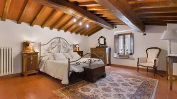 4 bedrooms, WiFi, bed sheets