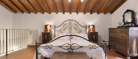 4 bedrooms, WiFi, bed sheets