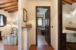 Room - Villa 'Casa Padronale Podere La Carbonaia' with Private Terrace, Shared Garden, and Wi-Fi (Vicchio)