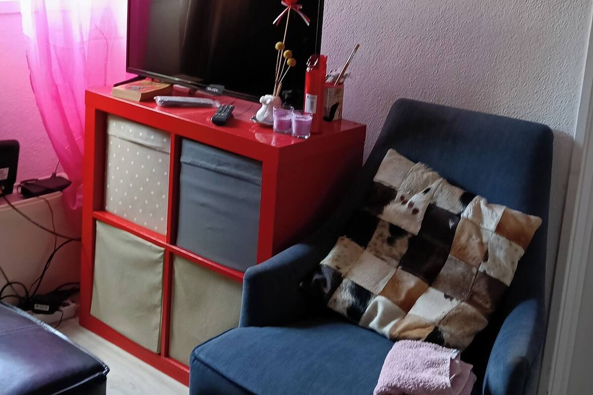 Shared Dormitory, 1 Bedroom, Balcony, Ocean View | Living room