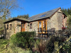 Exterior - Stunning private villa for 4 people with WIFI, TV and patio (Northam)