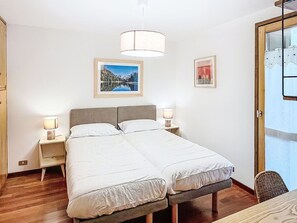 Room - Nice apartment for 2 people with TV and balcony (Pinzolo)