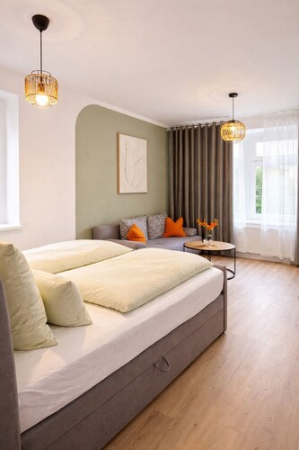 Ferienwohnung Stadtnah & Grün Westparknähe Altbau Apartment