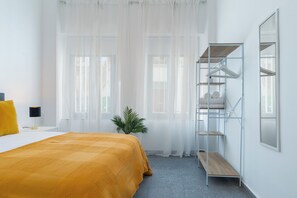 2 bedrooms, iron/ironing board, travel cot, free WiFi - Charming Sevillian corner in the historic center of Seville (Sevilla)
