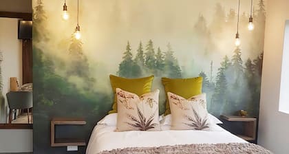 Charming Garden Route Villa, Nature View and BBQ Bliss