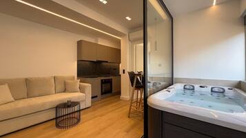 Deluxe Apartment, 1 Bedroom | Interior