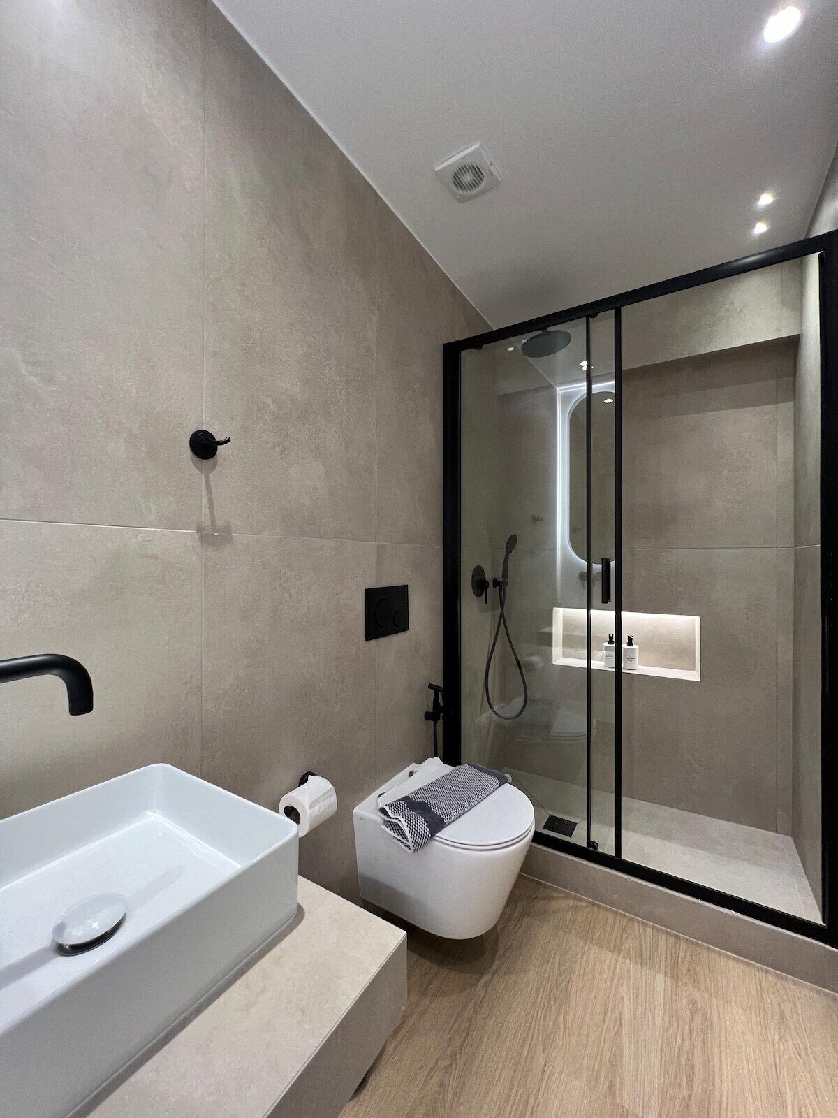 Deluxe Apartment, 1 Bedroom | Bathroom