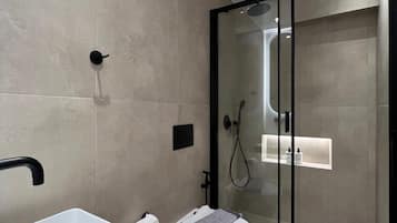 Deluxe Apartment, 1 Bedroom | Bathroom