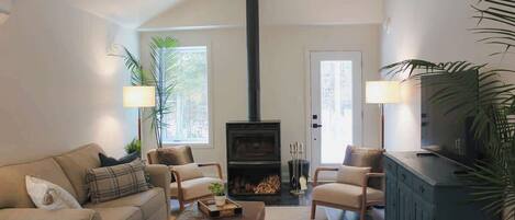 TV, fireplace, offices