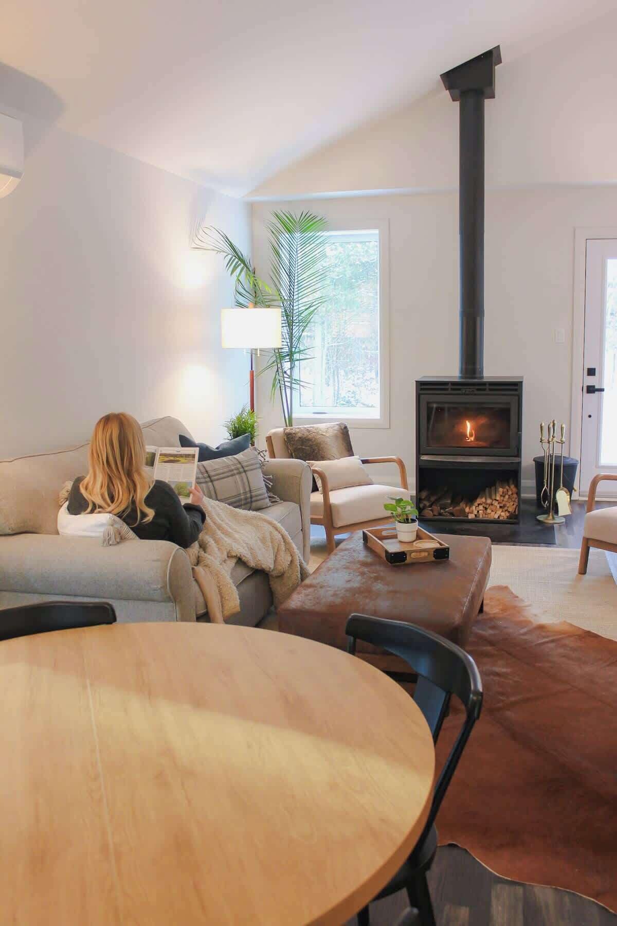 TV, fireplace, offices