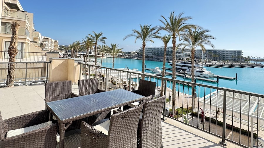 2 Marina 22L-205 in Marassi North Coast