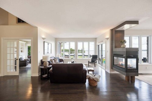 Barrett Chute Lakehouse