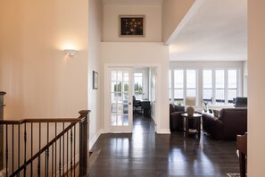 Interior - Barrett Chute Lakehouse (Calabogie)