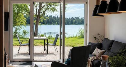 Traumhafte Ferienwohnung direkt am See – Ruhe, Strand & Natu