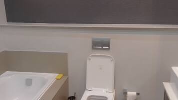 Habitación Deluxe doble, balcón, vistas al río | Baño