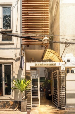 Exterior detail - Cozrum - Idea Apartment (Sai Gon)
