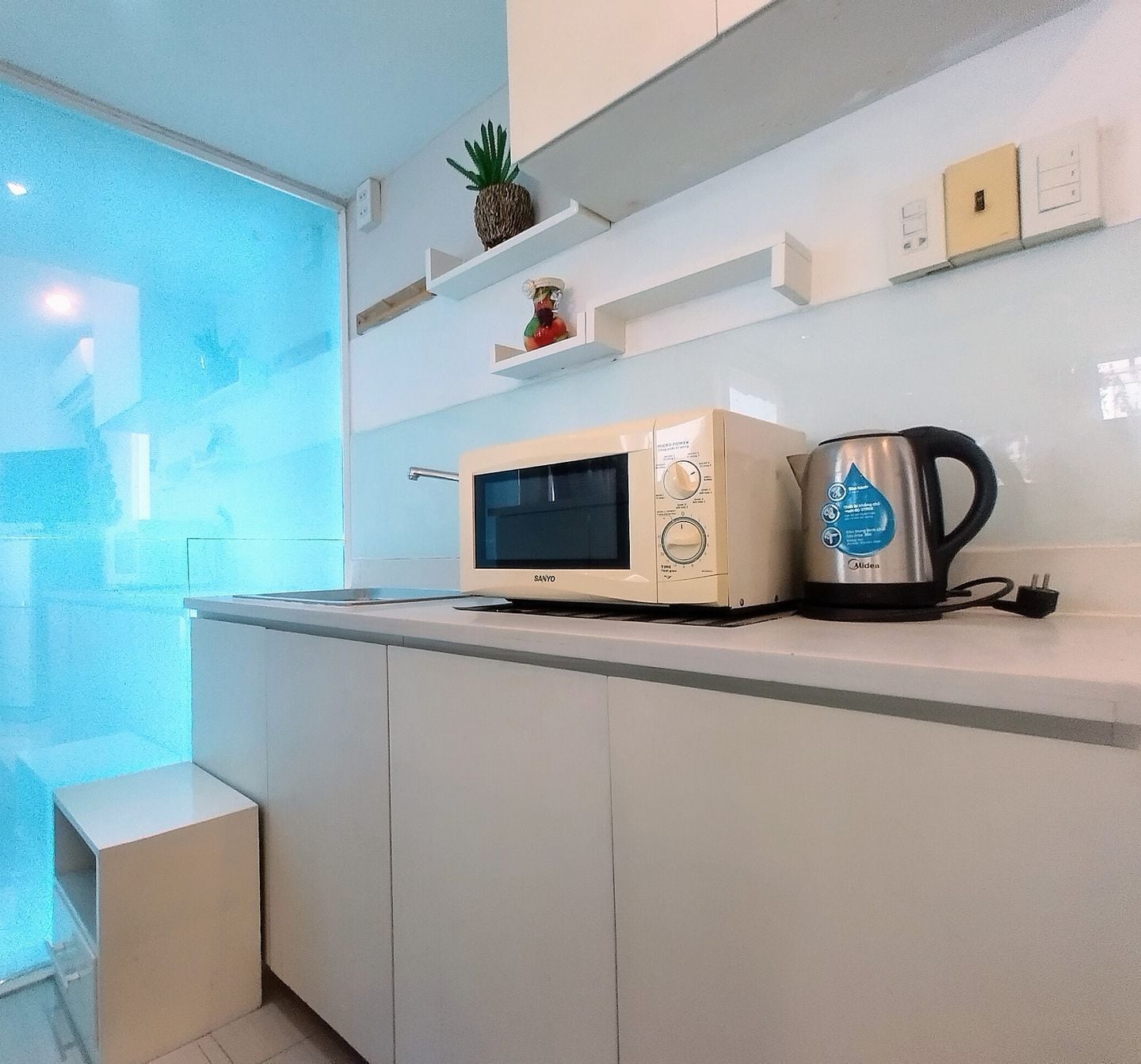 Family Studio, City View | Private kitchen