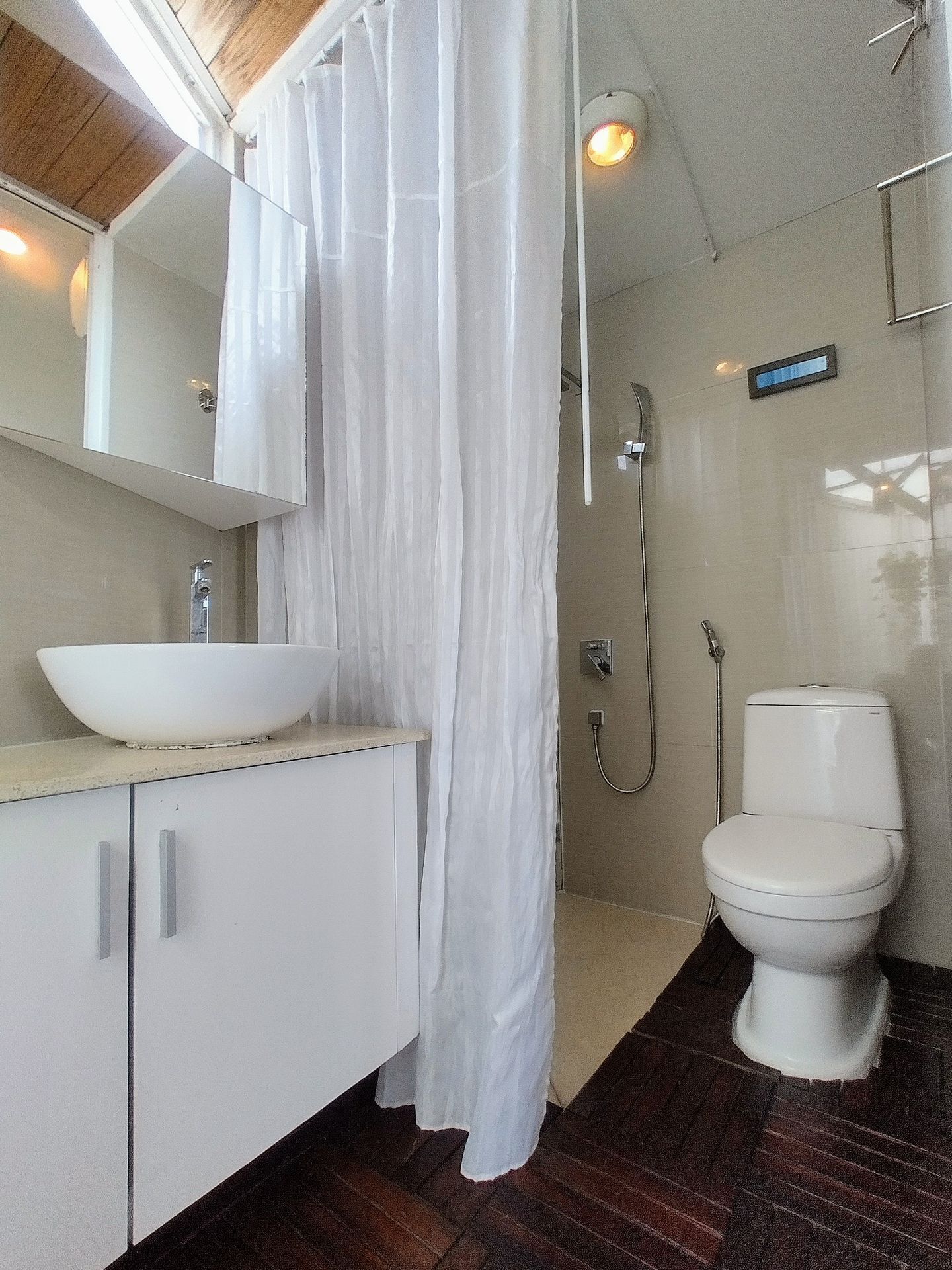 Studio Keluarga, pemandangan kota | Kamar mandi | Perlengkapan mandi gratis, pengering rambut, handuk, dan sabun