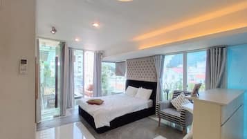 Family Studio, City View