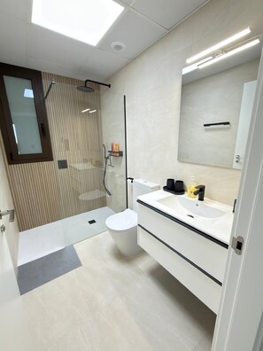 Hair dryer, towels, soap, toilet paper - VELAPI GOLF 214 (Los Alcázares)