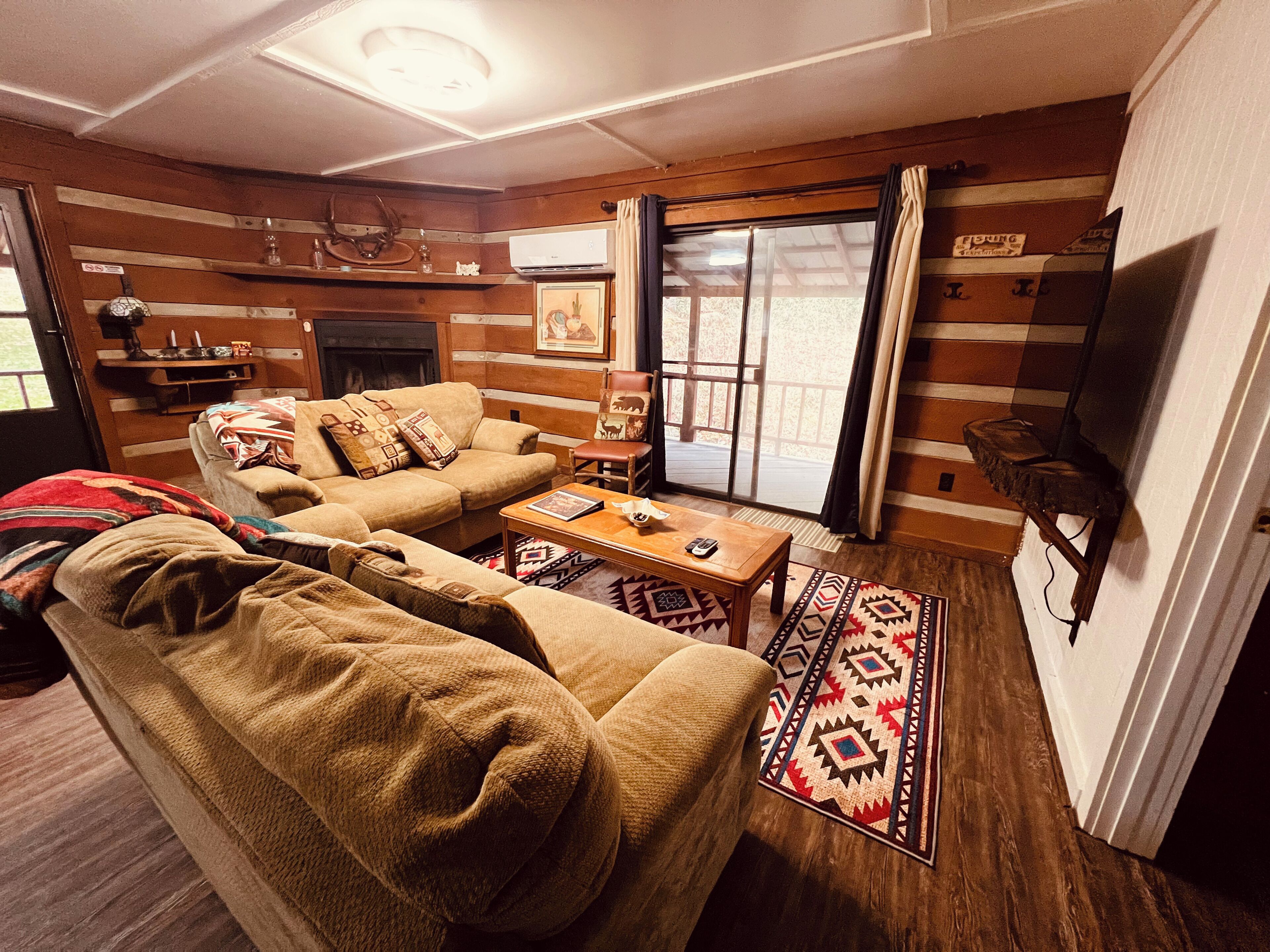 Clean Fisherman River Cabin Minutes To Town - Sylva, NC