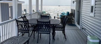 Sandbridge Beach, Coastal Chic Back Bay Waterfront Tiny Home!