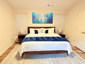 3 bedrooms, iron/ironing board, WiFi, bed sheets - Perfect 3-bedroom townhome in Atlantic Station! (Atlanta)