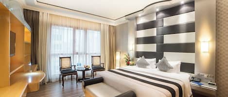 In-room safe, free WiFi