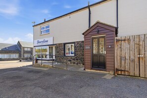 Exterior - Shoreline Apartment - North East Escapes (Craster)