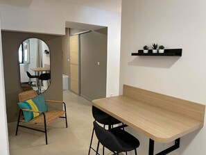 Dining - Apartment A8 \ 2+2 (Makarska)