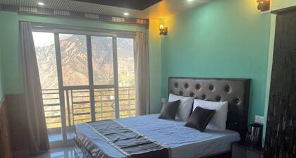 Your home away from home in mountains / 1-bedroom bed & breakfast