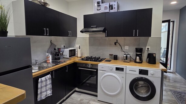 Unclassified image, 1 of 23, button - Chambre Autonome Tout Confort with Kitchenette (Roubaix)