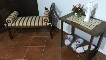 Quadrupla Standard, vista giardino | Interni