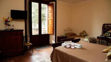 Tripla Standard, balcone, vista cortile