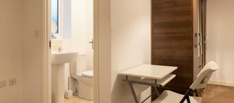 Light-filled retreat with ensuite, workspace and free parking