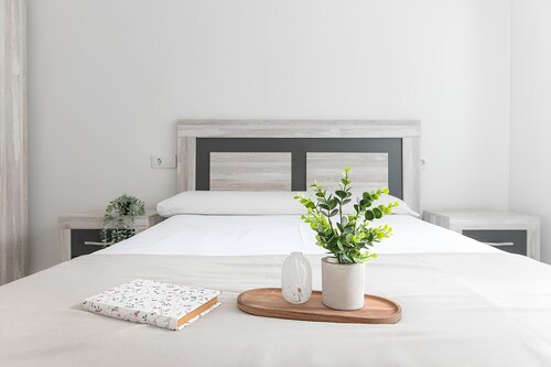 Modern apartment - private parking - close to beaches