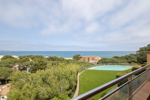 Property grounds - Apartment 'Sa Calma I - 1A' with Sea View, Wi-Fi and Air Conditioning (Begur)