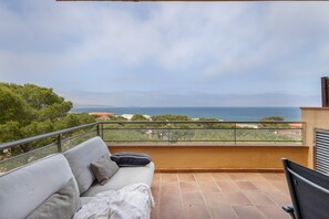 Property grounds - Apartment 'Sa Calma I - 1A' with Sea View, Wi-Fi and Air Conditioning (Begur)