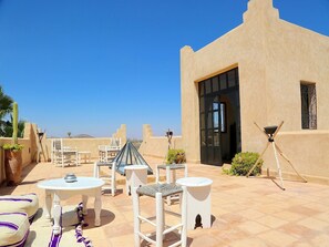 屋外ダイニングエリア