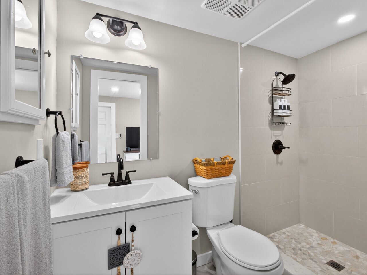 Hair dryer, towels