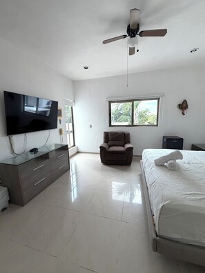5 bedrooms, iron/ironing board, bed sheets