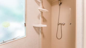 Douche, serviettes fournies